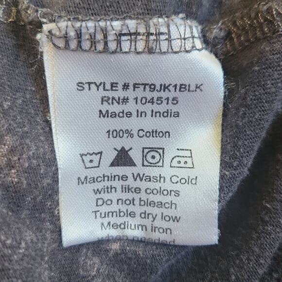 Free Planet Men's Black & Gray Short Sleeve Skull T-shirt Size Med Goth Grunge - Picture 8 of 9